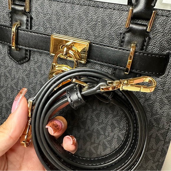 MICHAEL KORS SMALL BAG 💖 - Picture 8 of 8